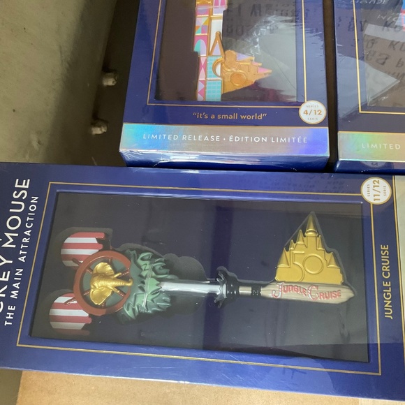 Disney Mickey main attraction key lot - Picture 3 of 4